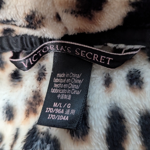 Victoria's Secret Leopard Robe - Picture 6 of 8